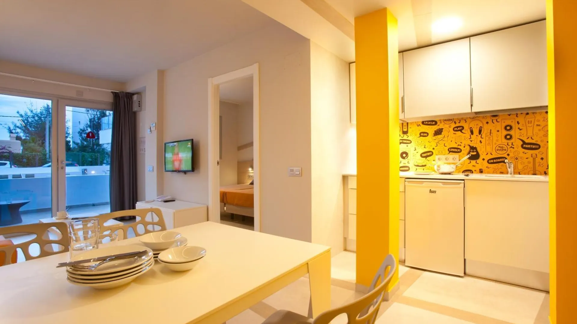 Ryans Ibiza Apartments - Only Adults 3*,